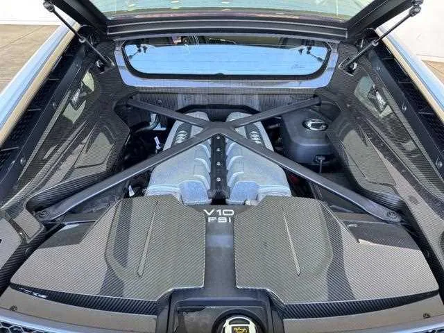 Audi R8 2023 — миниатюра 3