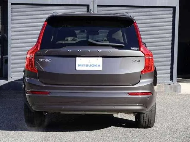 Volvo XC90 2022 — миниатюра 5