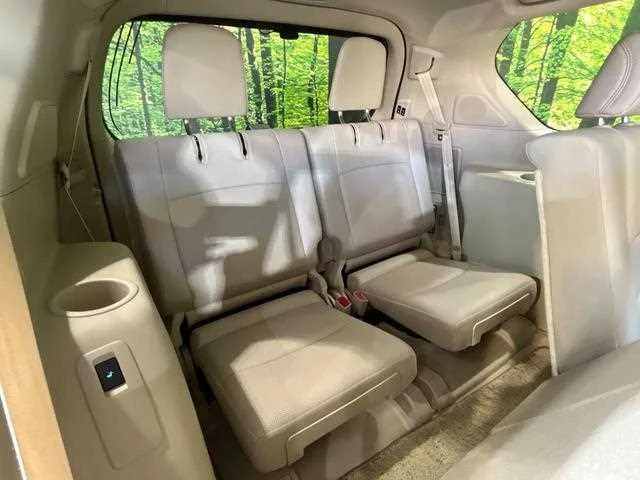 Toyota Land Cruiser Prado 2023 — миниатюра 4