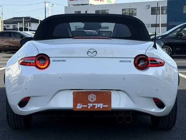 Mazda Roadster 2024 — миниатюра 2