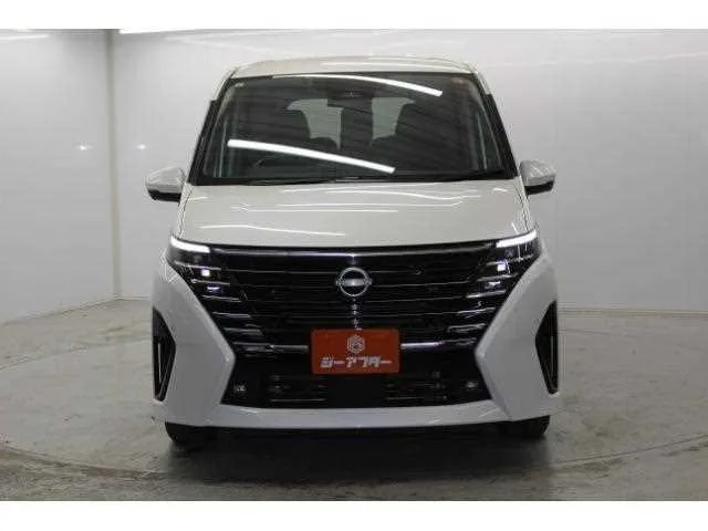 Nissan Serena 2024 — миниатюра 2