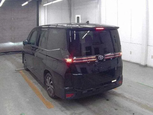 Toyota Voxy 2022 — миниатюра 5