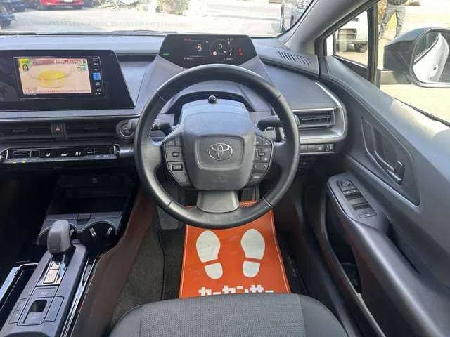 Toyota Prius 2023 — миниатюра 3