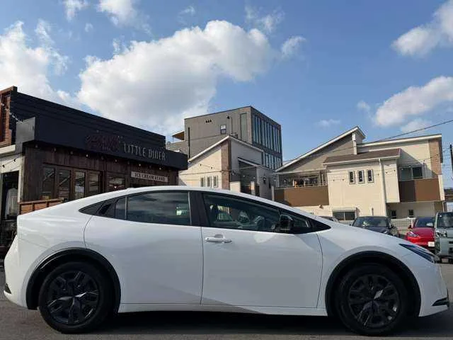 Toyota Prius 2023 — миниатюра 4
