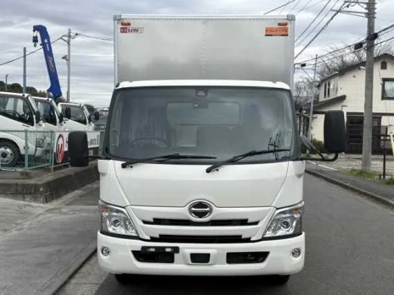 Hino Dutro 2023 — миниатюра 5