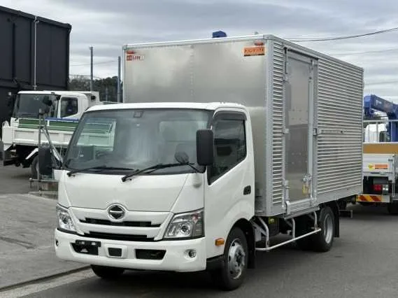 Hino Dutro 2023 — фото 1, купить с доставкой в Москву