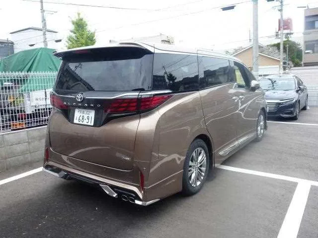 Toyota Alphard Hybrid 2024 — миниатюра 2