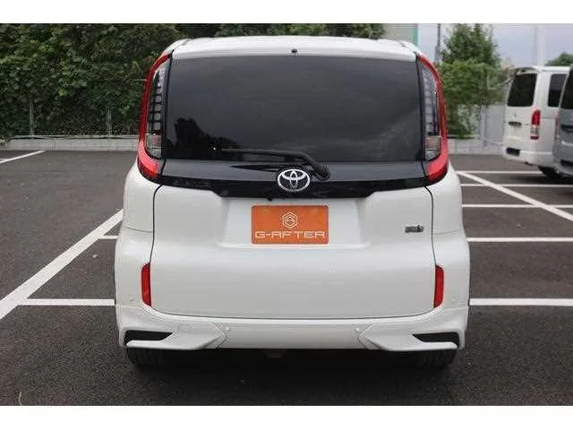 Toyota Sienta 2023 — миниатюра 2