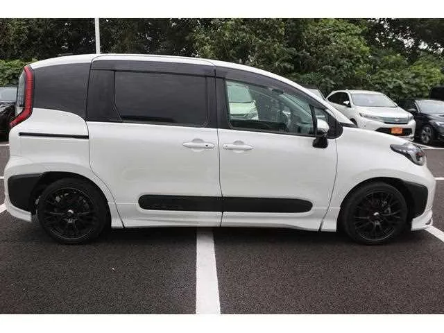 Toyota Sienta 2023 — миниатюра 5