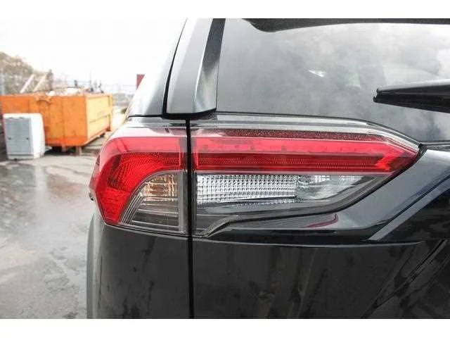 Toyota RAV4 2023 — миниатюра 4