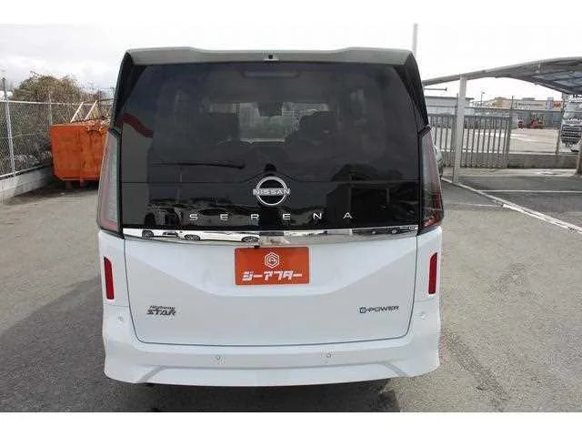 Nissan Serena 2025 — миниатюра 2