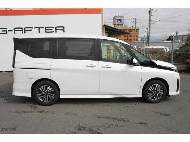 Nissan Serena 2025 — миниатюра 4