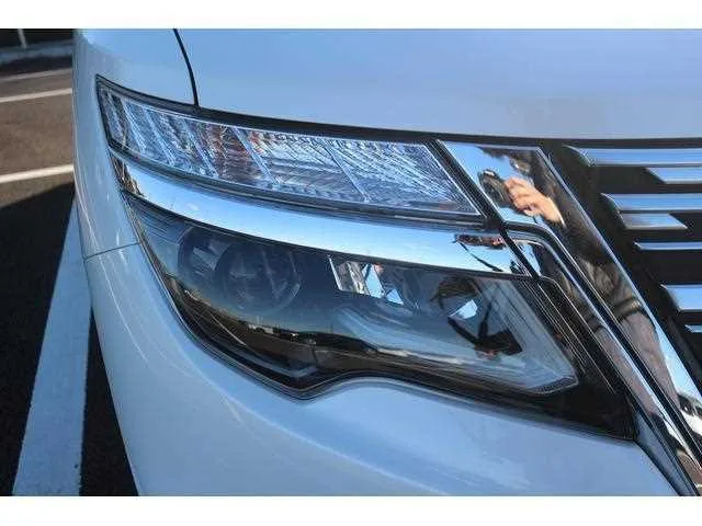 Nissan Elgrand 2023 — миниатюра 4