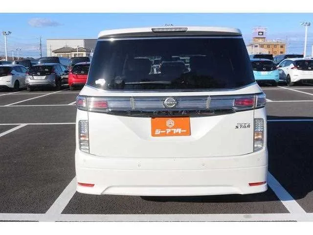 Nissan Elgrand 2023 — миниатюра 5