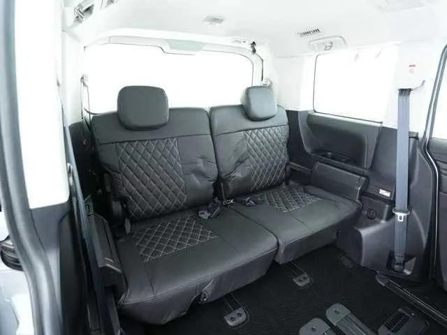 Mitsubishi Delica D:5 2023 — миниатюра 4