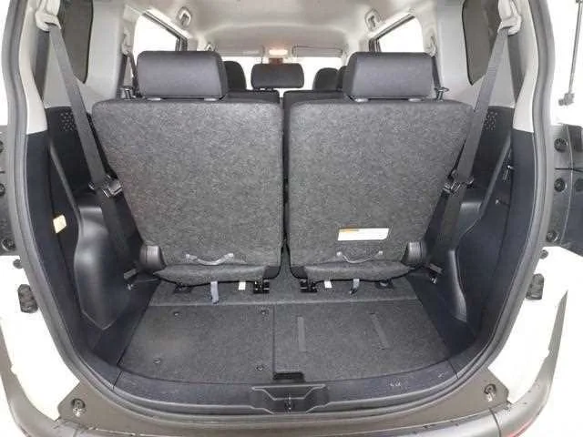 Toyota Sienta 2022 — миниатюра 4