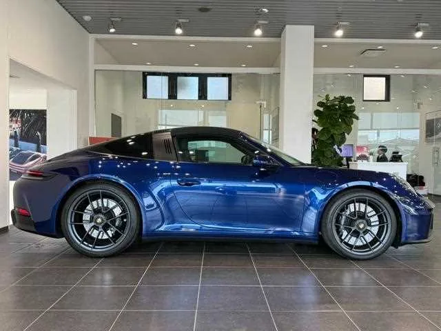 Porsche 911 2025 — миниатюра 5