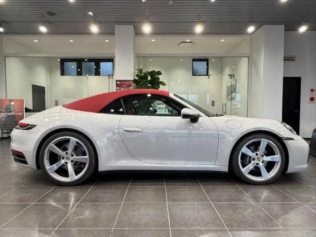 Porsche 911 2024 — миниатюра 3