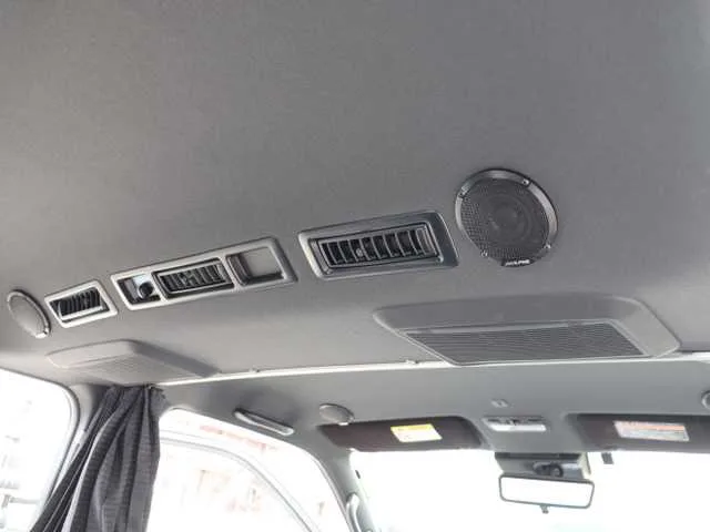 Toyota Hiace Van 2023 — миниатюра 2