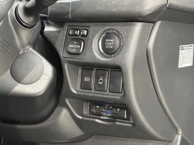 Toyota Hiace Wagon 2023 — миниатюра 3