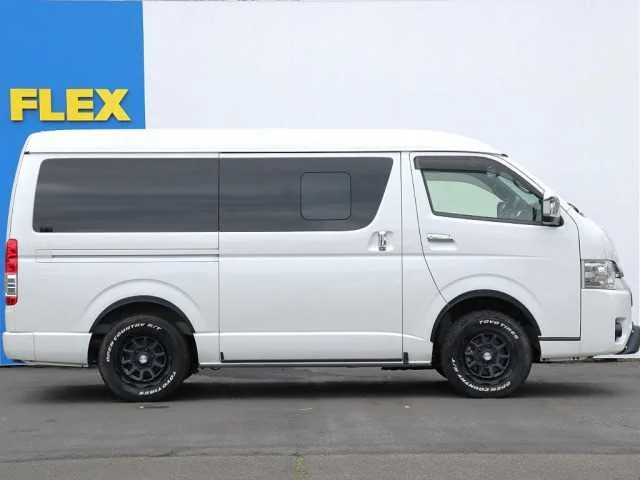 Toyota Hiace Van 2022 — миниатюра 3