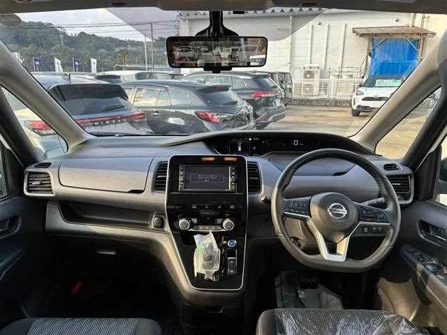 Nissan Serena 2022 — миниатюра 2