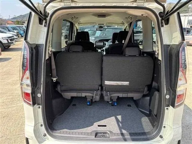 Nissan Serena 2022 — миниатюра 3