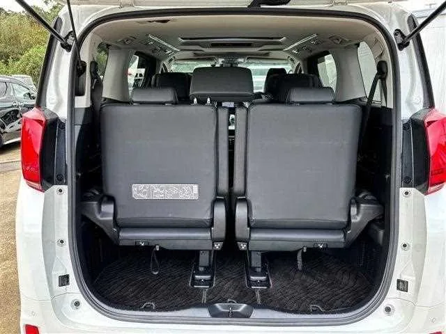 Toyota Alphard G 2023 — миниатюра 3