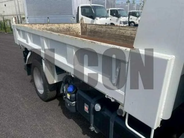 Isuzu Elf Truck 2022 — миниатюра 4