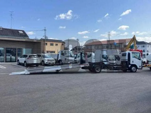 Isuzu Elf Truck 2023 — миниатюра 3