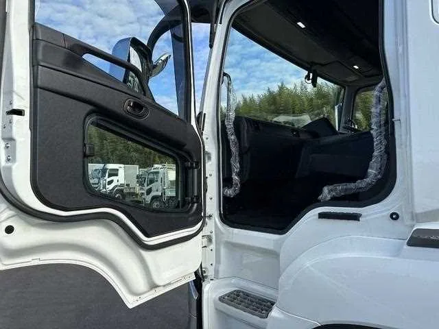Mitsubishi Fuso Super Great 2024 — миниатюра 4