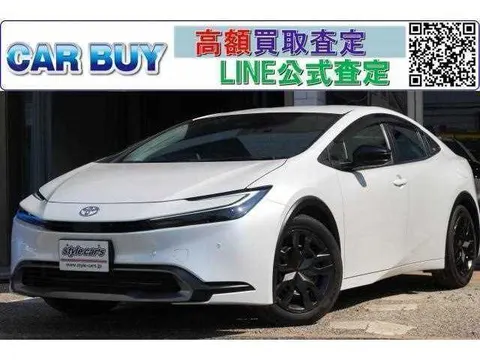 Toyota Prius 2023 купить в Москве