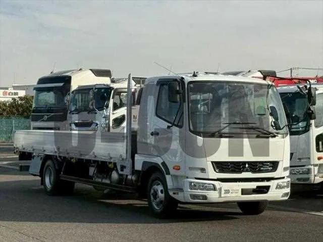 Mitsubishi Fuso Fighter 2024 — миниатюра 2