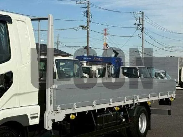 Mitsubishi Fuso Fighter 2024 — миниатюра 3