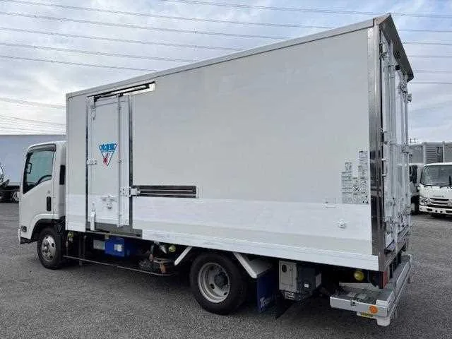 Isuzu Elf Truck 2022 — миниатюра 2