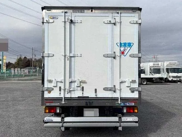 Isuzu Elf Truck 2022 — миниатюра 5