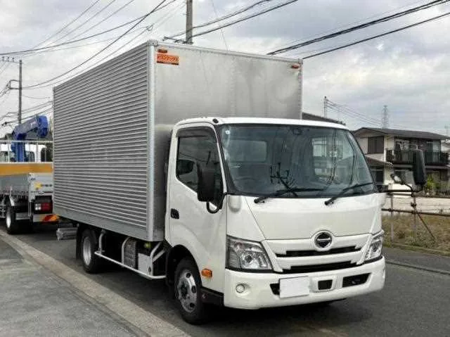 Hino Dutro 2023 — миниатюра 2