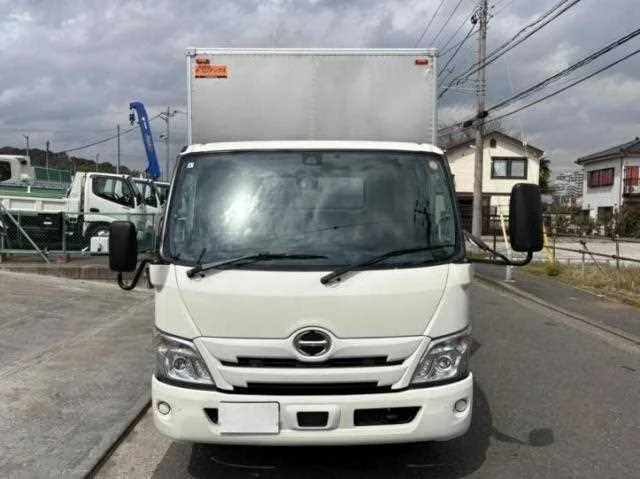 Hino Dutro 2023 — миниатюра 5