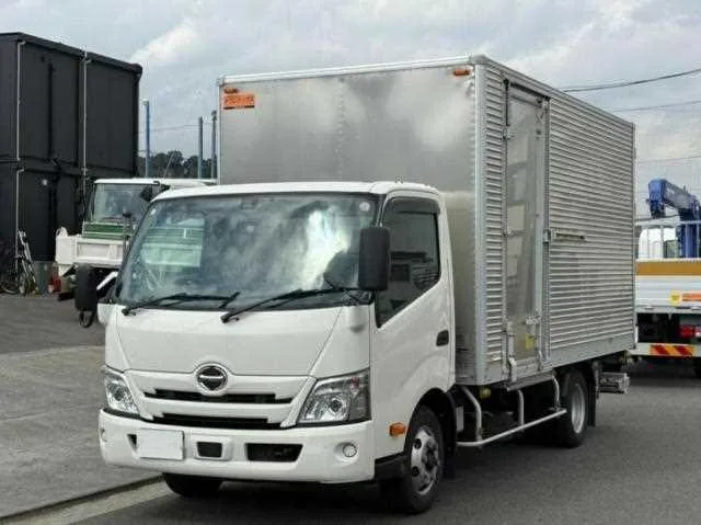Hino Dutro 2023 — фото 1, купить с доставкой в Москву