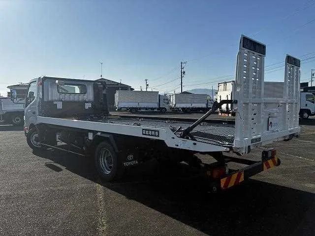 Toyota Dyna Truck 2022 — миниатюра 3