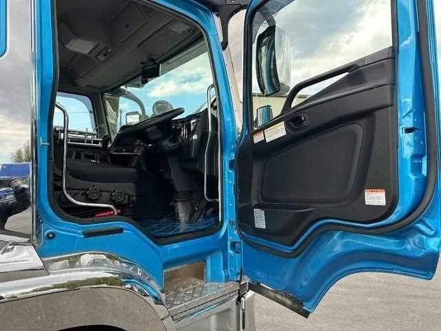 Mitsubishi Fuso Super Great 2023 — миниатюра 4