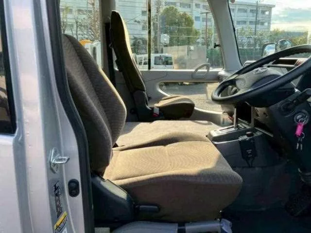 Hino Liesse 2025 — миниатюра 4
