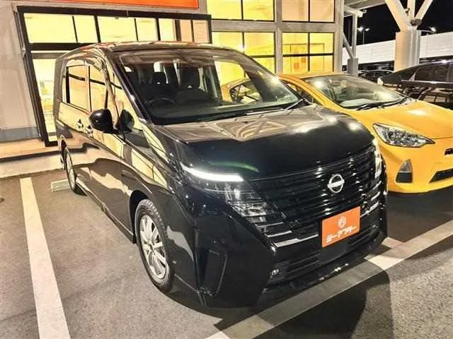 Nissan Serena 2023 — фото 1, купить с доставкой в Москву