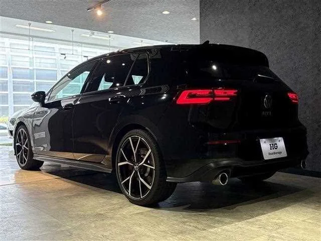 Volkswagen Golf GTI 2023 — миниатюра 5
