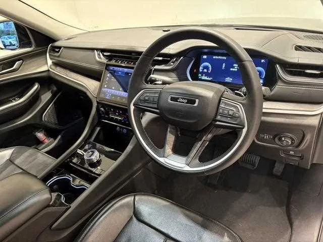 Jeep Grand Cherokee 2023 — миниатюра 2