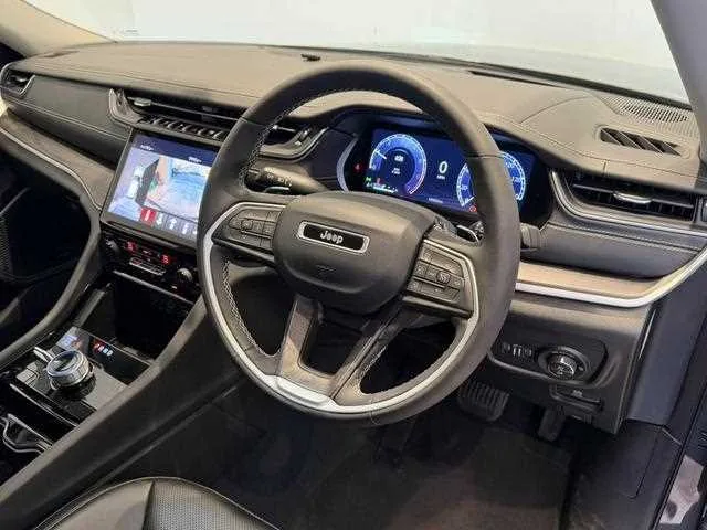 Jeep Grand Cherokee 2023 — миниатюра 2