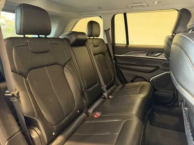 Jeep Grand Cherokee 2023 — миниатюра 5