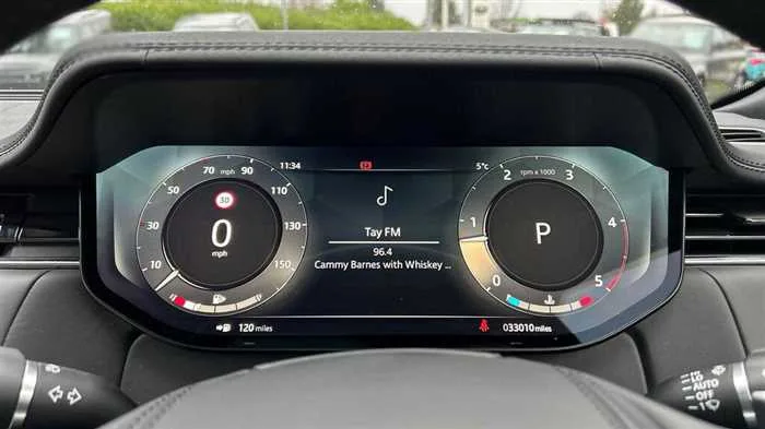 Land Rover Range Rover AUTOMATIC DIESEL 2023 — миниатюра 3
