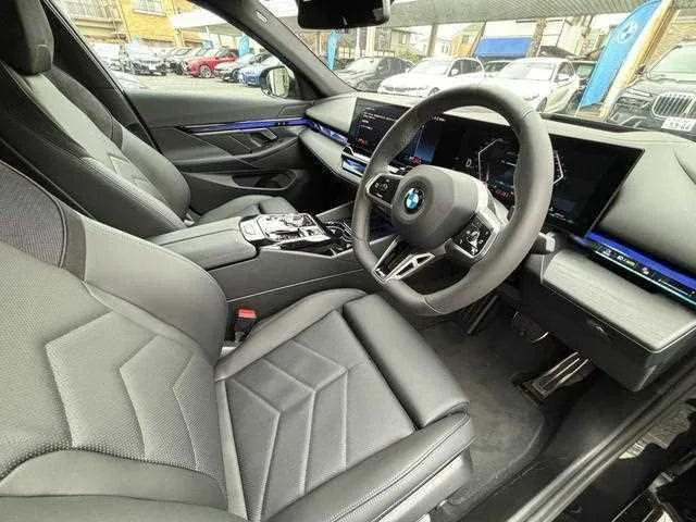 BMW 5 Series 2025 — миниатюра 4
