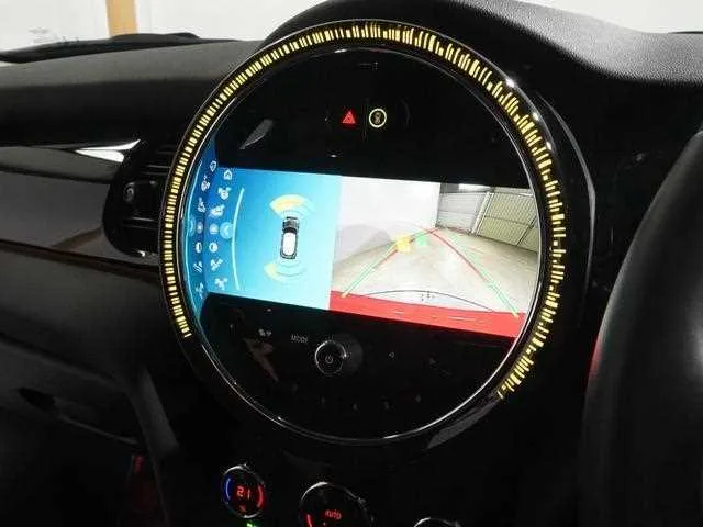 BMW MINI 2023 — миниатюра 3